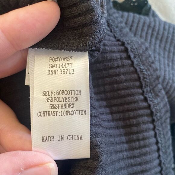 Doe & Rae black long sleeve crochet detail top size small - Picture 3 of 11